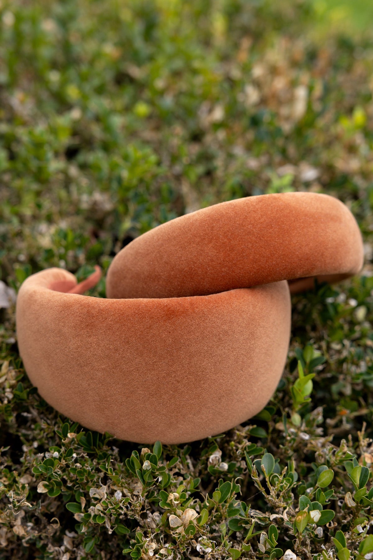Signature Leonor velvet caramel