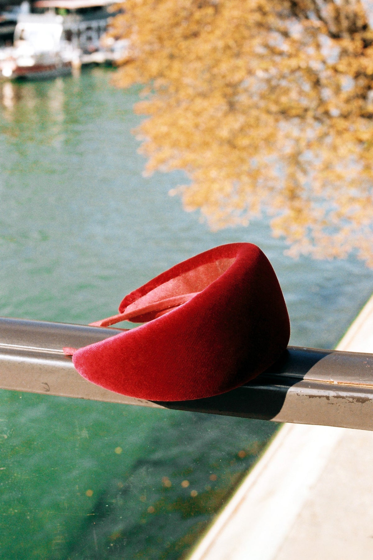 Signature Leonor Bordeaux red