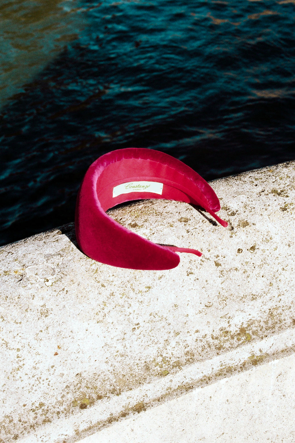 Signature Leonor velvet raspberry